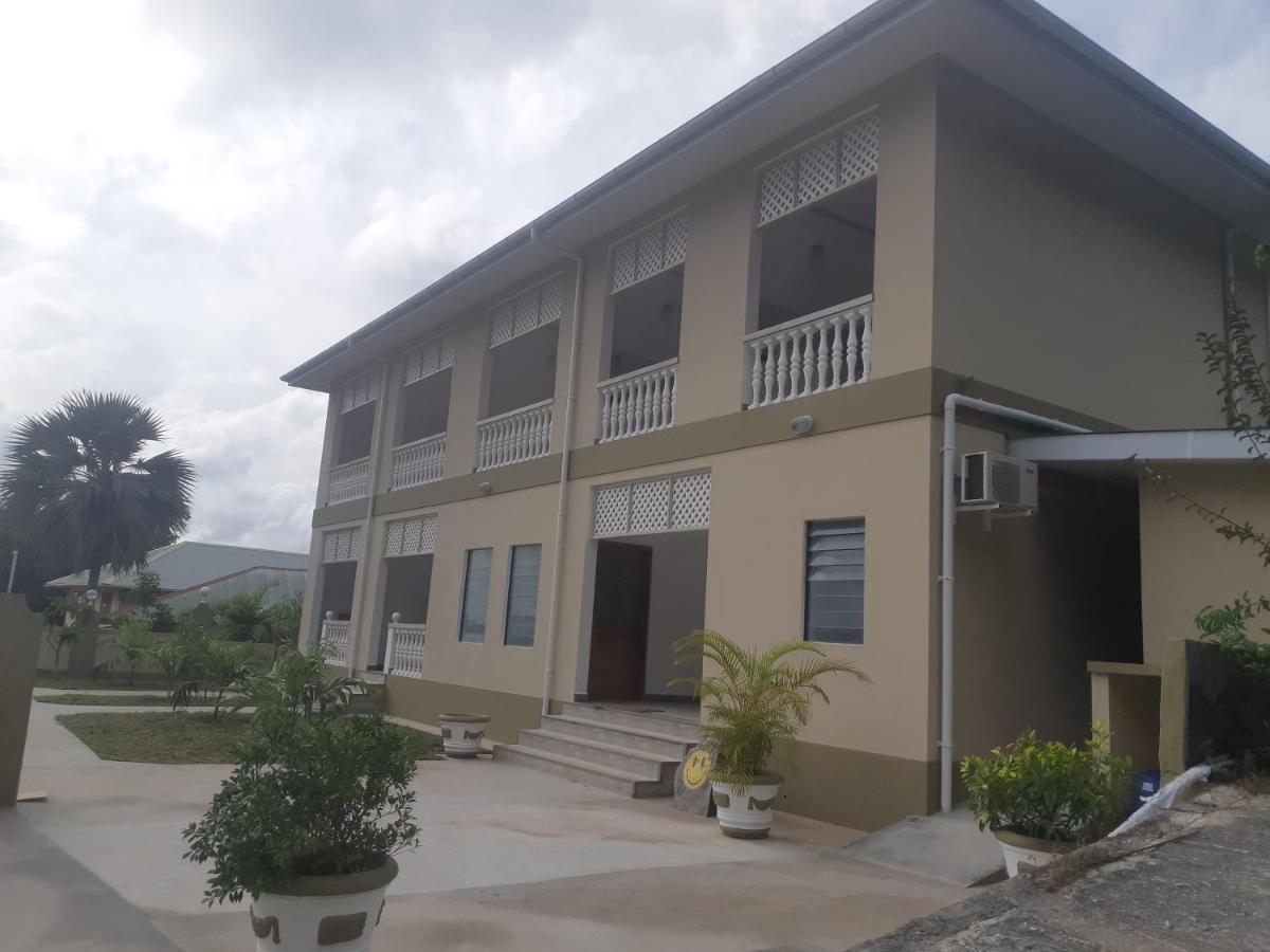 La Residence D'Almee Guesthouse Baie Sainte Anne Luaran gambar