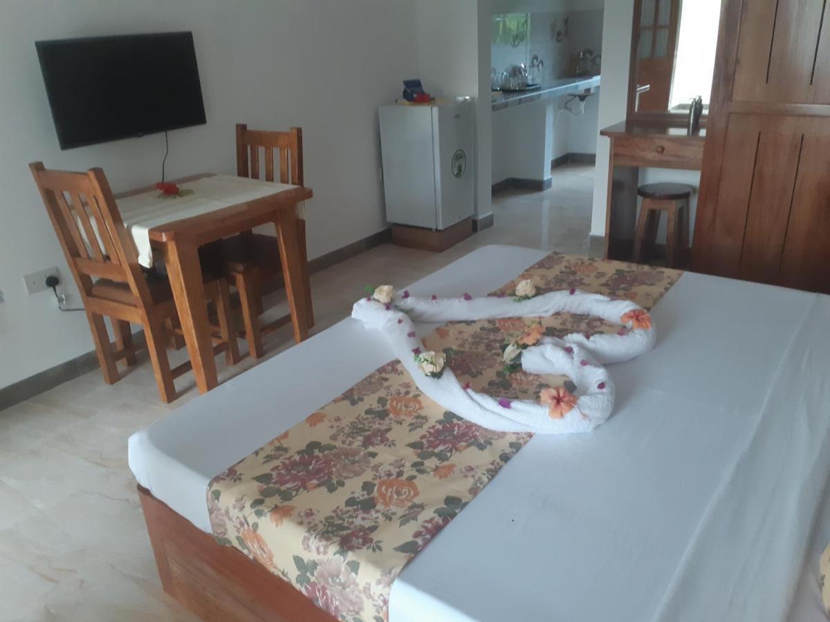 La Residence D'Almee Guesthouse Baie Sainte Anne Luaran gambar