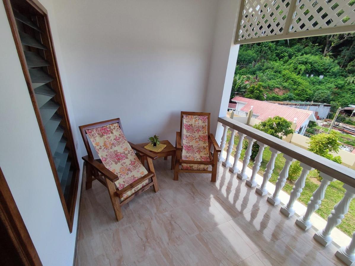 La Residence D'Almee Guesthouse Baie Sainte Anne Luaran gambar