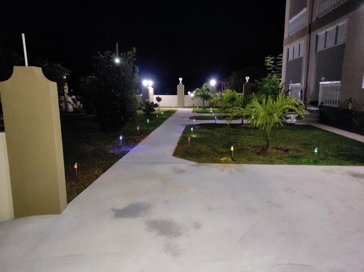 La Residence D'Almee Guesthouse Baie Sainte Anne Luaran gambar