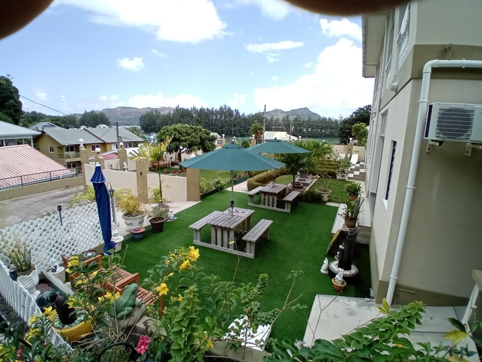 La Residence D'Almee Guesthouse Baie Sainte Anne Luaran gambar